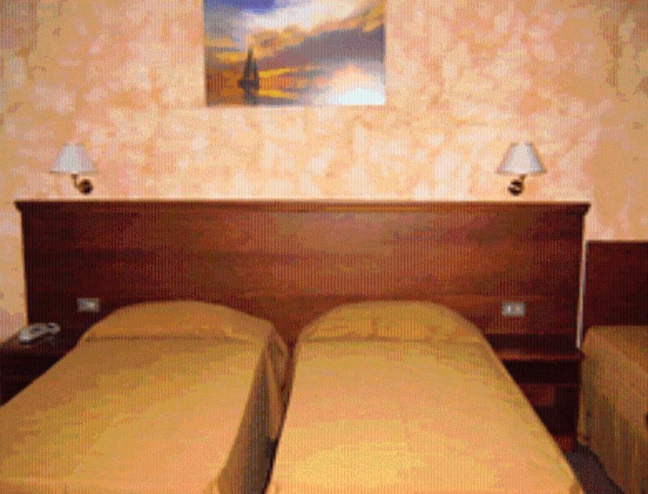 Hostiliae Ciminiera Hotel Ostiglia Habitación foto